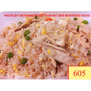 605. CƠM CHIÊN GÀ - CHICKEN FRIED RICE ( CHICKEN BREAST, PEAS, CARROTS, EGG)
